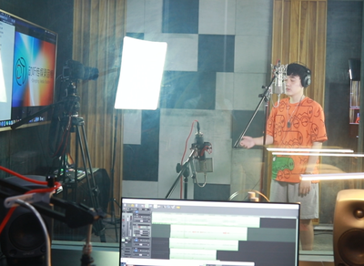 渾厚之聲 新疆專題配音與影視節目制作的融合藝術